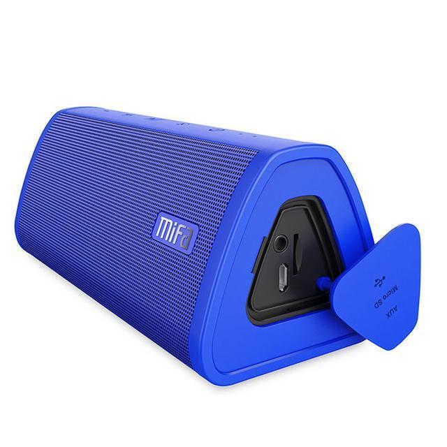 Waterproof Outdoor Bluetooth Speaker – Rugged Bass, All-Day Battery